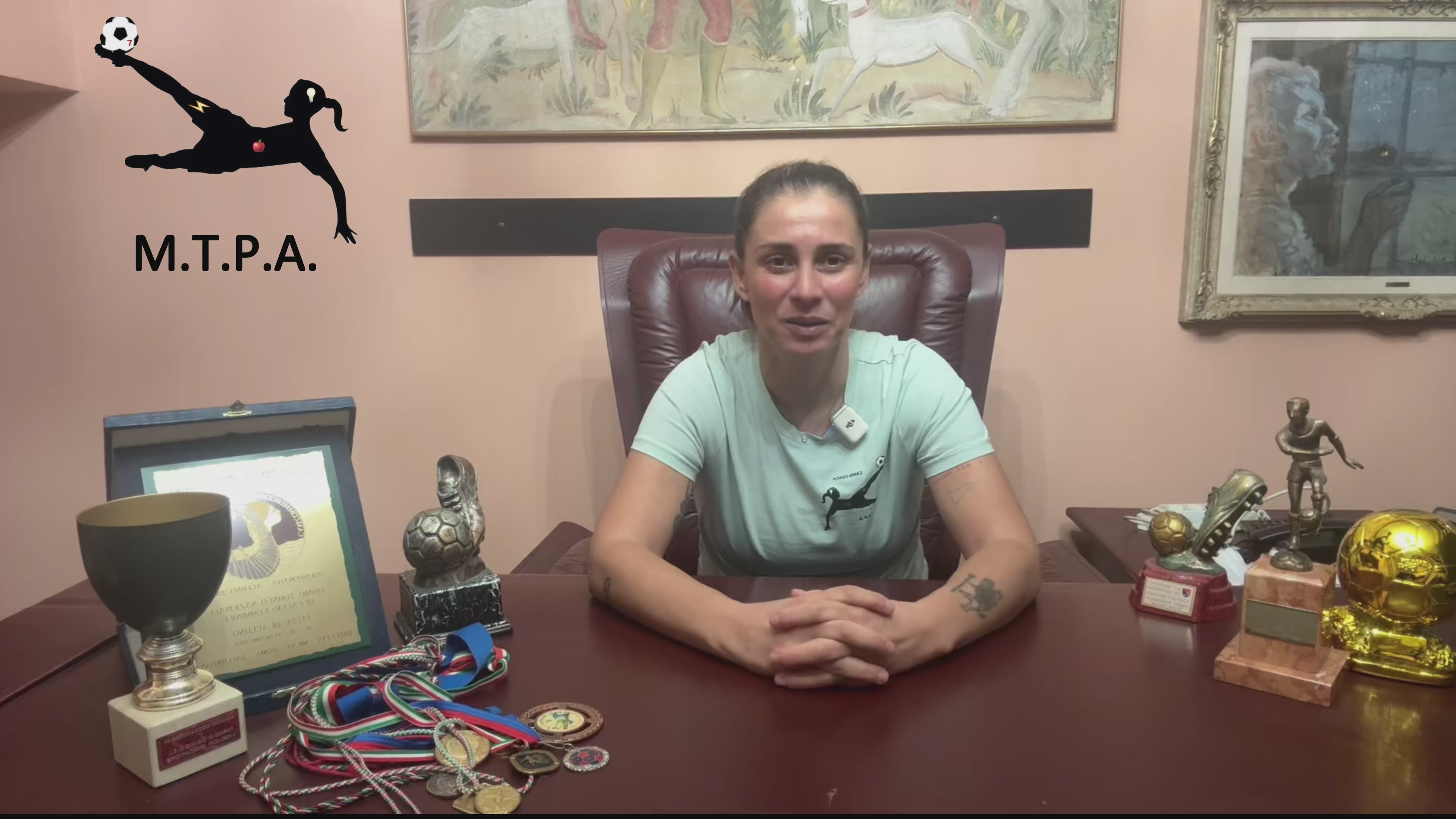Carica il video: 